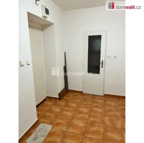 Pronájem bytu 2+1, Cheb, Hálkova, 52 m2