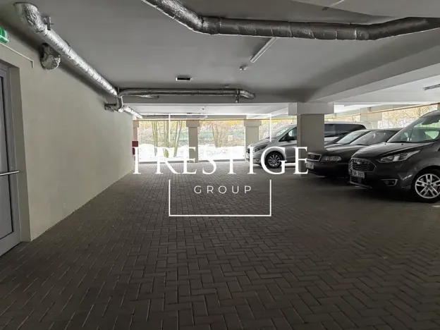 Pronájem garážového stání, Praha - Žižkov, U staré cihelny, 12 m2