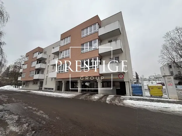 Pronájem garážového stání, Praha - Žižkov, U staré cihelny, 12 m2