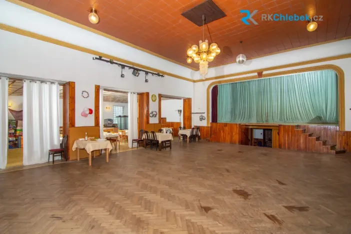 Prodej restaurace, Daskabát, 950 m2