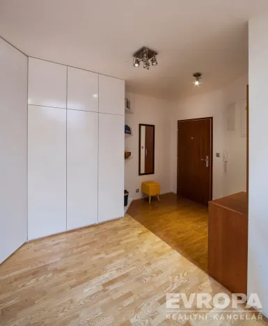 Pronájem bytu 2+kk, Praha - Podolí, Nedvědovo náměstí, 105 m2