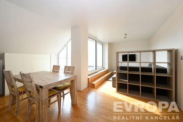 Pronájem bytu 2+kk, Praha - Podolí, Nedvědovo náměstí, 105 m2