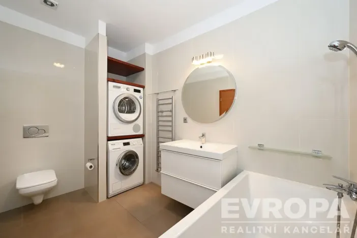 Pronájem bytu 2+kk, Praha - Podolí, Nedvědovo náměstí, 105 m2