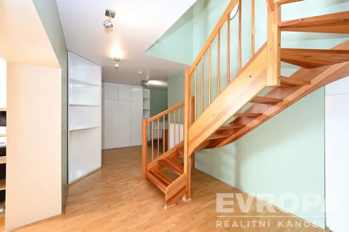 Pronájem bytu 2+kk, Praha - Podolí, Nedvědovo náměstí, 105 m2