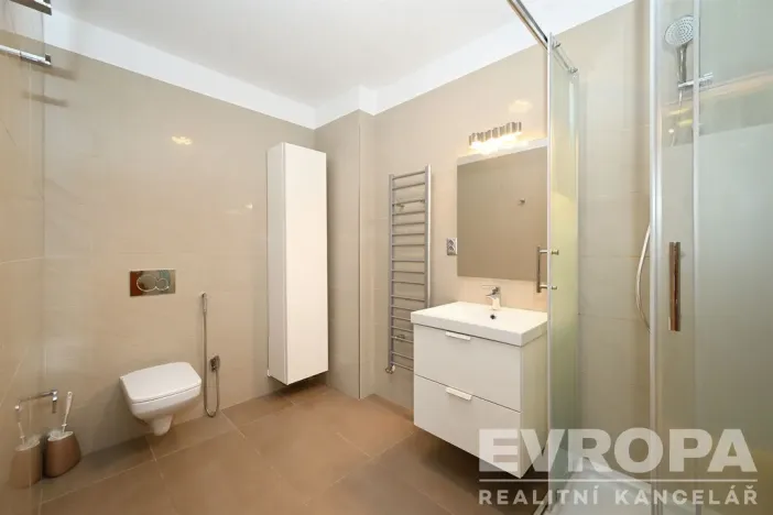 Pronájem bytu 2+kk, Praha - Podolí, Nedvědovo náměstí, 105 m2