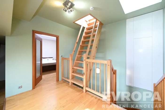 Pronájem bytu 2+kk, Praha - Podolí, Nedvědovo náměstí, 105 m2