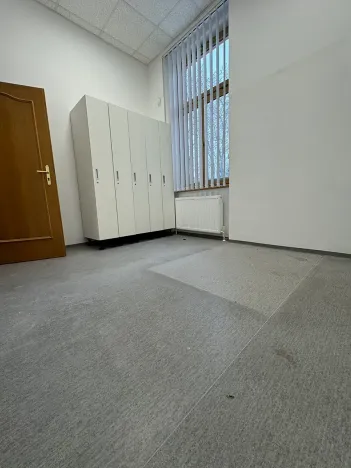 Pronájem kanceláře, Cheb, Obrněné brigády, 40 m2