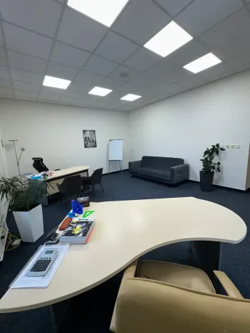 Pronájem kanceláře, Cheb, Obrněné brigády, 33 m2