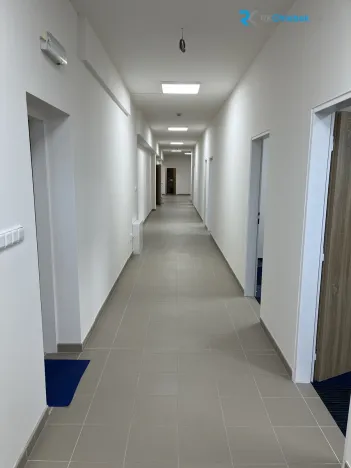 Pronájem kanceláře, Sedliště, 409 m2