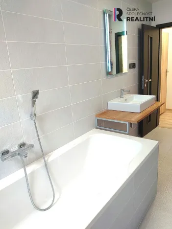 Pronájem bytu 2+kk, Karlovy Vary - Rybáře, Nákladní, 53 m2