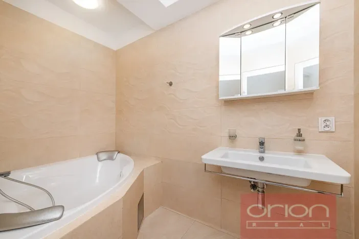 Prodej bytu 5+kk, Praha - Smíchov, Podbělohorská, 126 m2