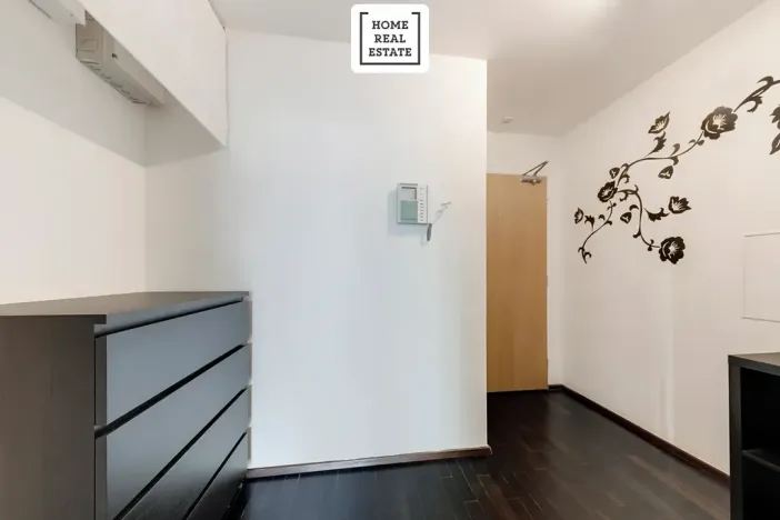 Pronájem bytu 1+kk, Praha - Žižkov, Pitterova, 47 m2