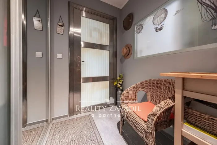 Pronájem bytu 3+kk, Jesenice, V Lázních, 93 m2