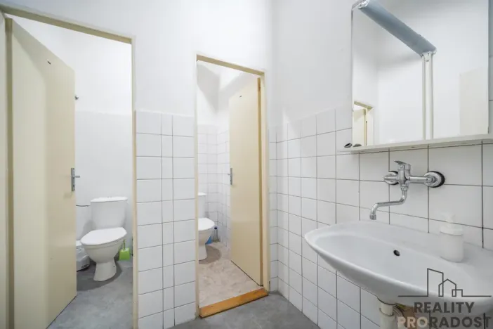 Pronájem obchodního prostoru, Řečany nad Labem, 1. máje, 43 m2