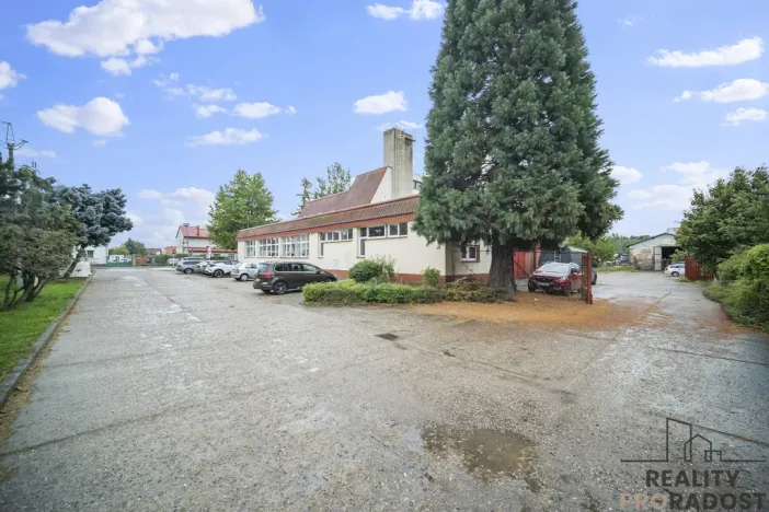 Pronájem obchodního prostoru, Řečany nad Labem, 1. máje, 25 m2