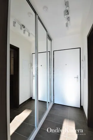 Pronájem bytu 1+kk, Praha - Jinonice, Barvitiova, 38 m2