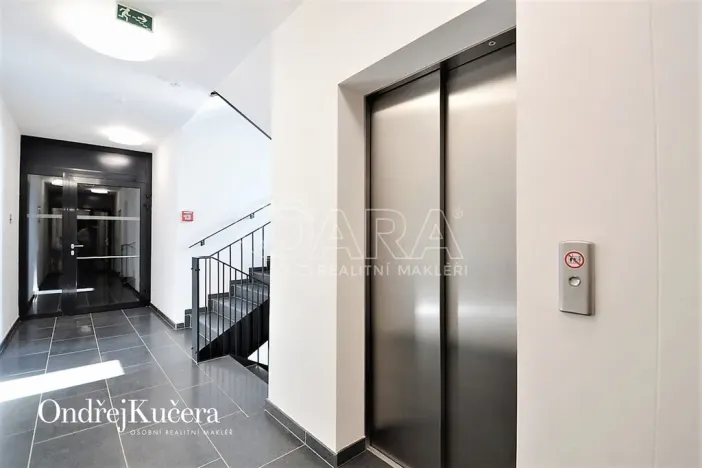 Pronájem bytu 1+kk, Praha - Jinonice, Barvitiova, 38 m2