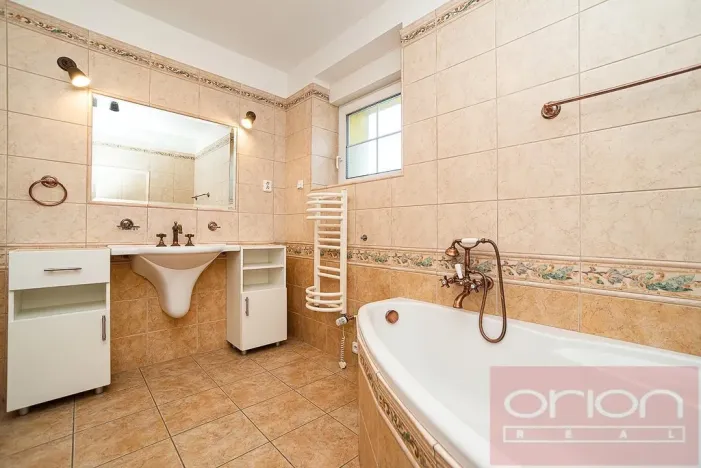 Pronájem rodinného domu, Praha - Řeporyje, Draženovská, 250 m2