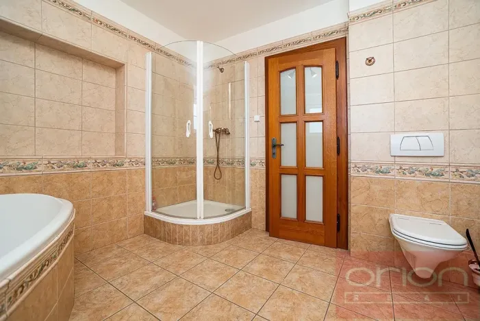 Pronájem rodinného domu, Praha - Řeporyje, Draženovská, 250 m2