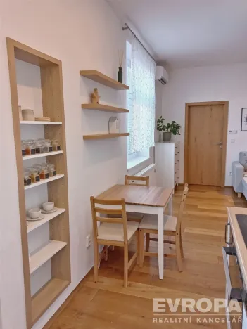 Prodej bytu 2+kk, Olomouc, Jeremenkova, 54 m2