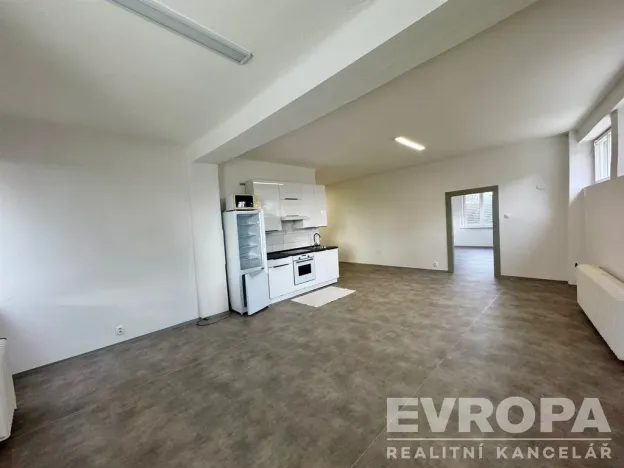 Pronájem kanceláře, Přeštice, Jungmannova, 188 m2