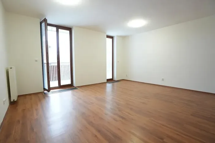 Pronájem bytu 1+kk, Beroun, U Židovského hřbitova, 41 m2