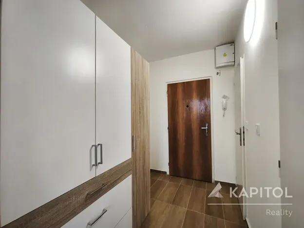 Pronájem bytu 1+1, Praha - Kobylisy, Šimůnkova, 31 m2