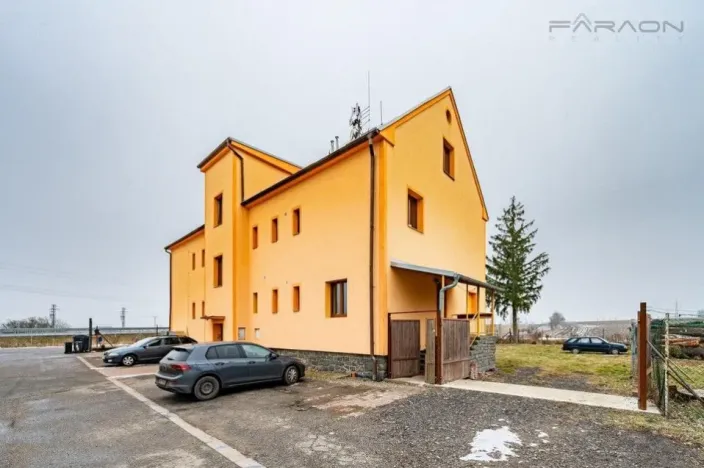 Prodej komerční nemovitosti, Lety, 550 m2