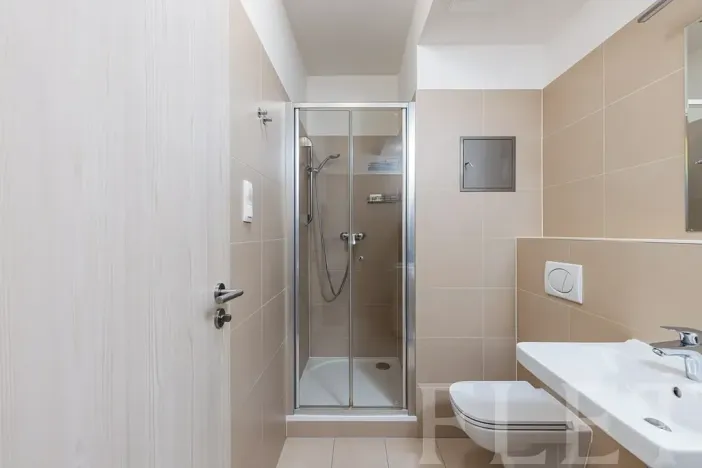 Pronájem bytu 1+kk, Praha - Letňany, Škrábkových, 28 m2