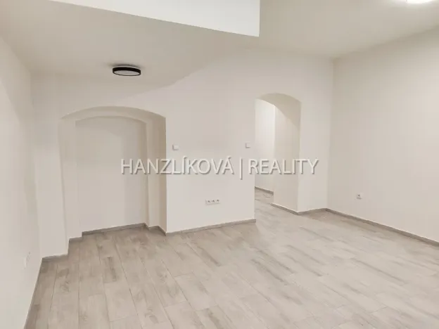 Pronájem kanceláře, České Budějovice - České Budějovice 3, Skuherského, 33 m2