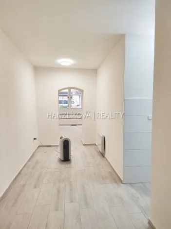 Pronájem kanceláře, České Budějovice - České Budějovice 3, Skuherského, 33 m2