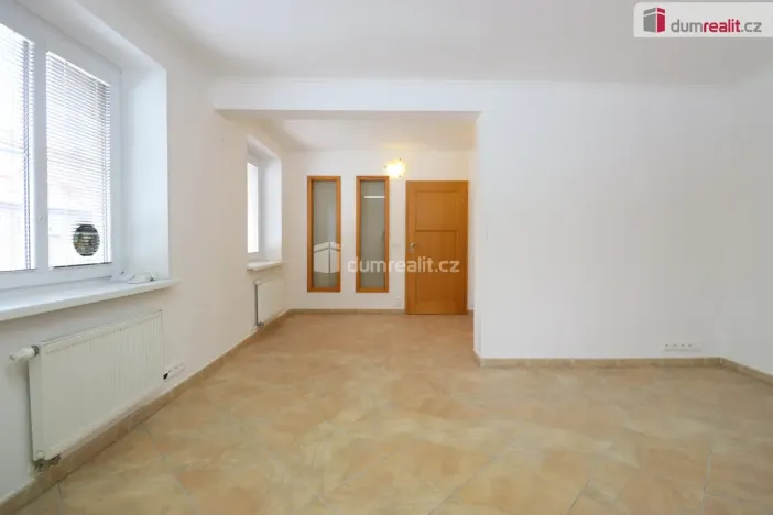Pronájem komerční nemovitosti, Karlovy Vary - Rybáře, Severní, 84 m2