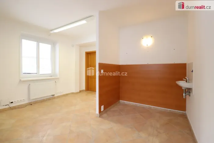 Pronájem komerční nemovitosti, Karlovy Vary - Rybáře, Severní, 84 m2