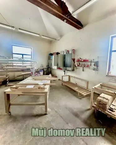 Pronájem výrobních prostor, Babice, Osadní, 200 m2