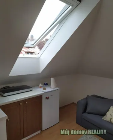 Pronájem bytu 1+1, Praha - Strašnice, Královická, 45 m2