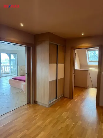 Pronájem bytu 3+kk, Vodochody, U Pošty, 153 m2