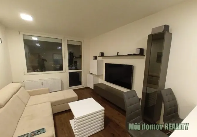 Pronájem bytu 2+kk, Praha - Kobylisy, Frýdlantská, 4 m2