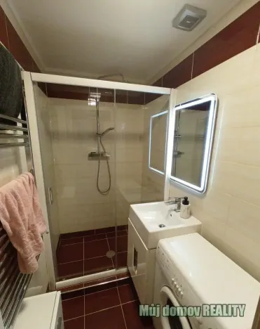 Pronájem bytu 2+kk, Praha - Kobylisy, Frýdlantská, 4 m2