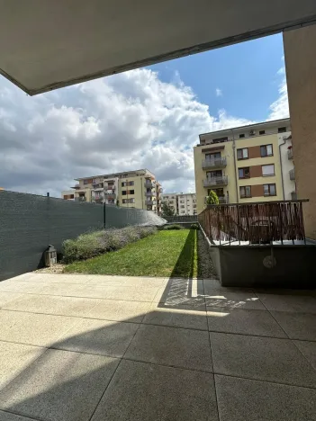 Pronájem bytu 2+kk, Praha, Bermanova, 45 m2