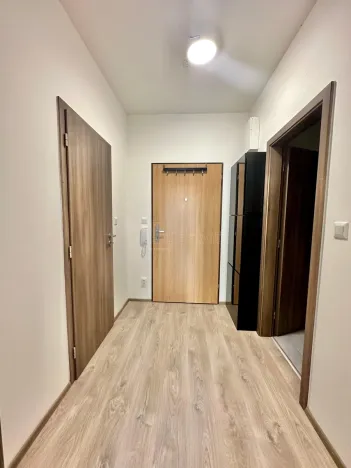 Pronájem bytu 2+kk, Praha, Bermanova, 45 m2