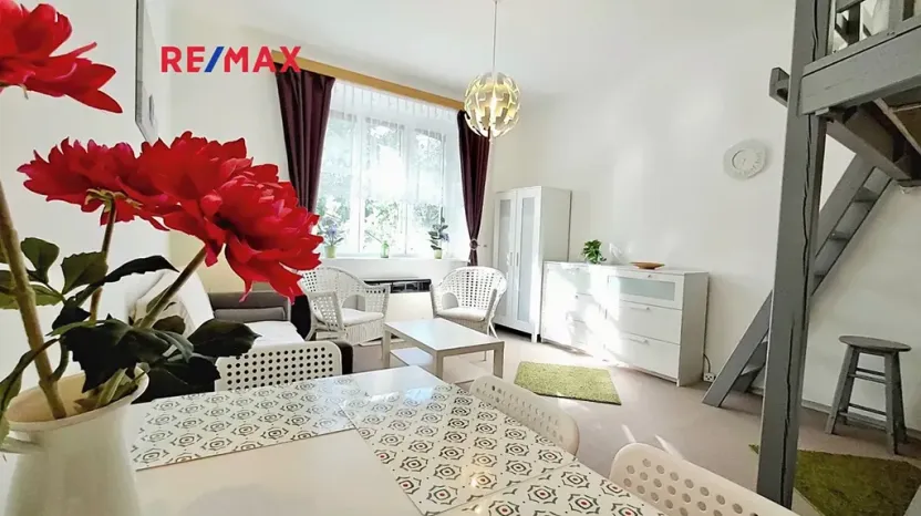 Pronájem bytu 1+kk, Praha - Vysočany, Prouzova, 36 m2