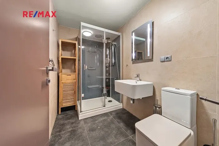 Prodej vily, Praha - Klánovice, Zádražanská, 330 m2