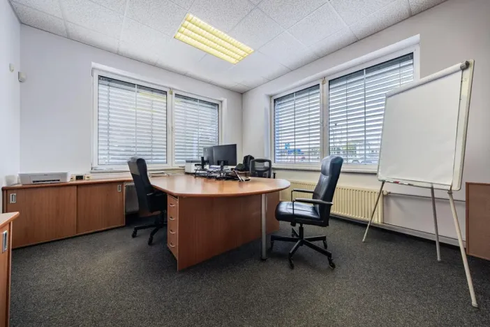 Pronájem kanceláře, Vestec, Vídeňská, 51 m2