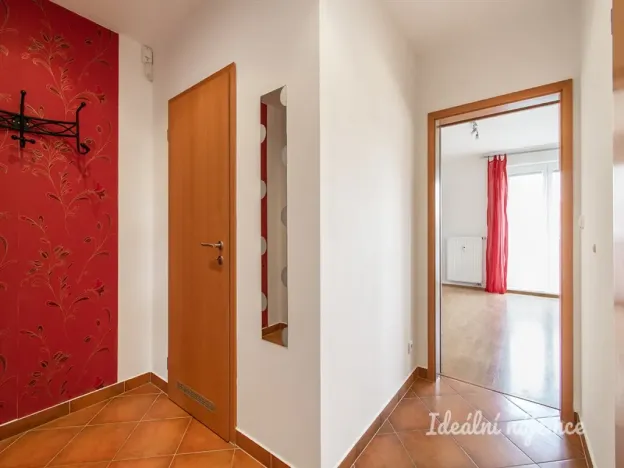Pronájem bytu 2+kk, Praha - Záběhlice, Velenovského, 56 m2