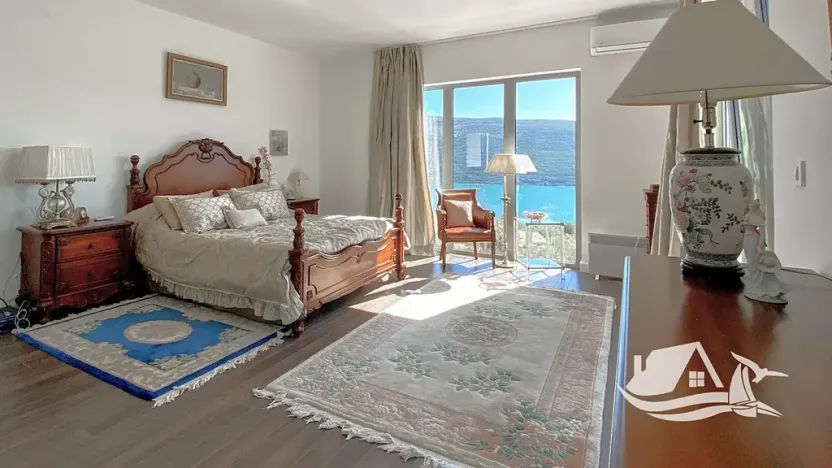 Prodej vily, Kumbor, Černá Hora, 320 m2