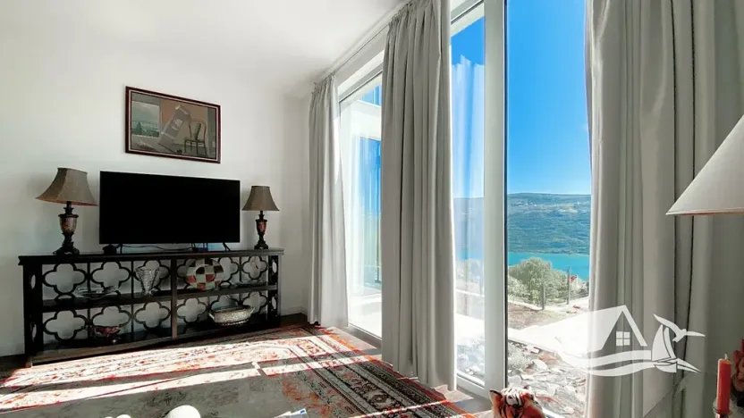 Prodej vily, Kumbor, Černá Hora, 320 m2