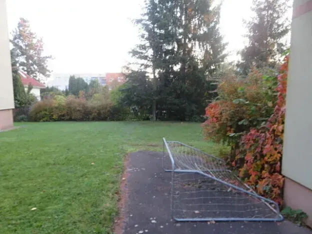 Dražba pozemku, Praha, 877 m2