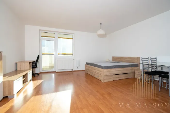Pronájem bytu 1+kk, Praha - Vysočany, Poděbradská, 36 m2