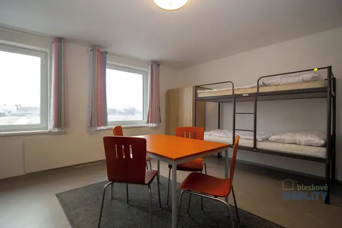 Pronájem ubytování, Přerov nad Labem, 445 m2