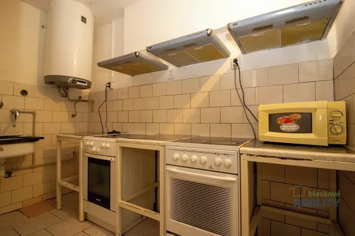 Pronájem ubytování, Přerov nad Labem, 445 m2